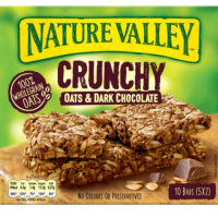 เนเจอร์วัลเล กราโนลาบาร์ ข้าวโอ๊ต ดาร์กช็อกโกแลต 5x42 กรัม Crunchy Granola Bars Oats and Dark Chocolate Nature Valley