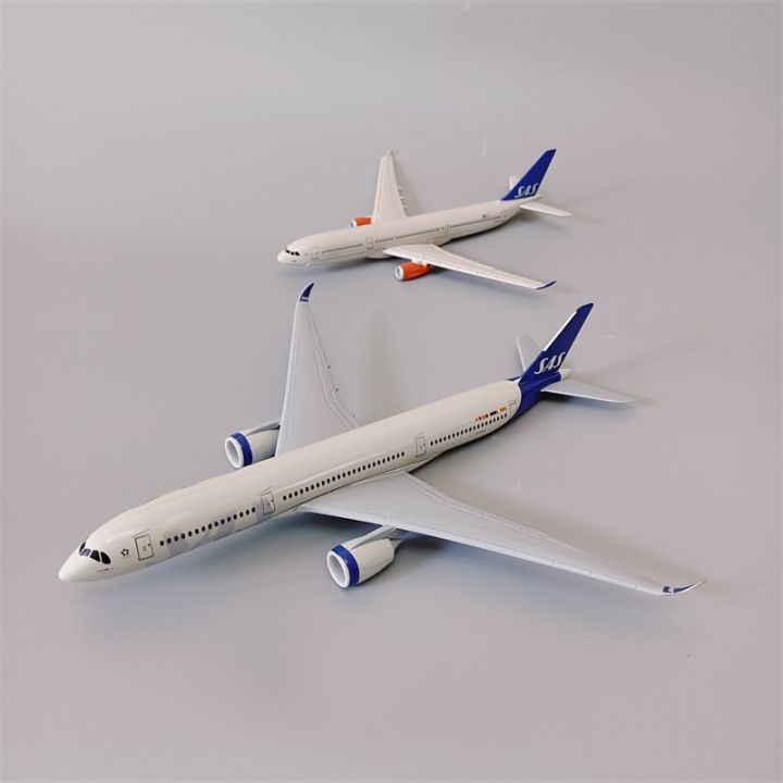a330แอร์บัสทำจากโลหะอัลลอยด์แบบสแกนดิเนเวียนแอร์บัส330-350-a350สายการบินเครื่องบินจำลองเครื่องบินโมเดลเครื่องบินโมเดลเครื่องบิน