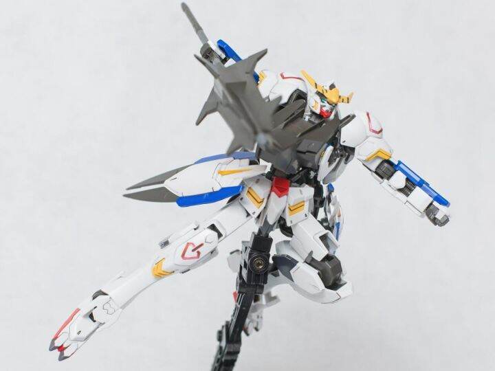 โมเดล-bandai-g-ndam-b001-hg-barbatos-mace-katana-1-144ฟรีหุ่นประกอบตุ๊กตาขยับแขนขาได้หุ่นของเล่นและของสะสม