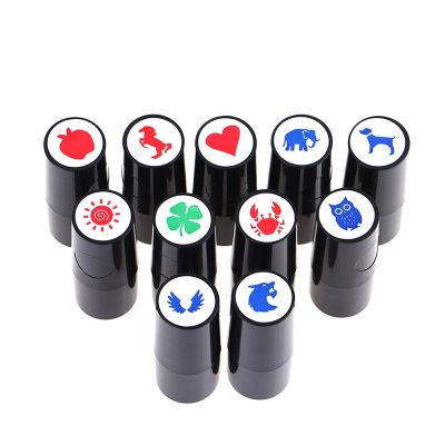 ：“{—— 1 Pcs Golf Ball Stamper Stamp Marker Various Patterns Quick Drying Durable Long Lasting Golf Accessories