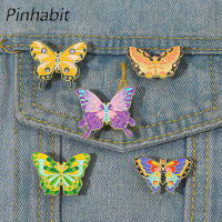 Pinhabit รูปแบบคลาสสิกผีเสื้อเคลือบ Pins ที่กำหนดเองที่มีสีสันแมลงเข็มกลัดป้ายปกแสวงหาธรรมชาติเครื่องประดับของขวัญสำหรับเด็กเพื่อน