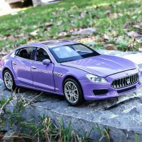 1:32 Maserati Quattroporte ล้อแม็กรถยนต์รุ่น D Iecasts โลหะของเล่นยานพาหนะรถรุ่นจำลองแสงเสียงคอลเลกชันเด็ก Gift888