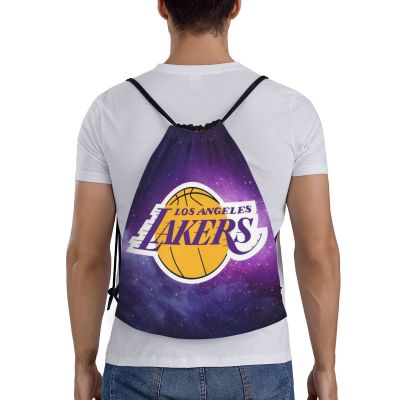 LA Lakers กระเป๋าถุงผ้าแบบมีหูรูดกระเป๋าเป้สะพายหลังกันน้ำมีเชือกรูดกระเป๋าหูรูดกีฬาแฟชั่น (S/M)