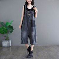 เสื้อผ้าแฟชั่นสำหรับสุภาพสตรี Denim overalls the new 2023 strap jeans seven female xia han edition loose fat mm wide leg trousers