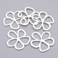 20pc Metal Alloy Pendants Lead Free and Cadmium Free &amp; Nickel Free Flower Silver Color Plated 35x35x1.5mm