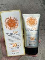 3W CLINIC SPF 50 PA+++ ( SUNBLOCK CREAM )เนื้อครีมบางเบาผสมมอยส์เจอร์ไรเซอร์ ปกป้องผิวจากแสงแดด ใช้ได้ทุกสภาพผิวเลย ผิวแพ้ง่ายก็ใช้ได้นะ  ไม่เหนอะหนะ