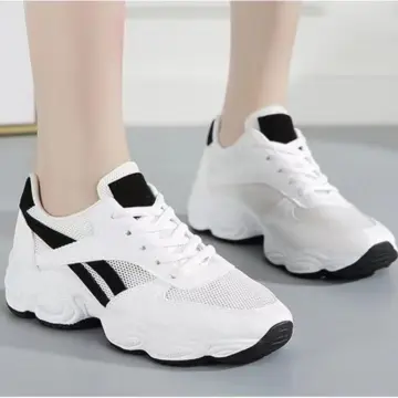 Lazada deals tennis shoes