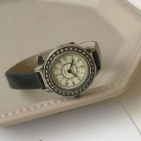 Retro minimalist student small belt watch femininity ins wind dial Roman numeral scale quartz