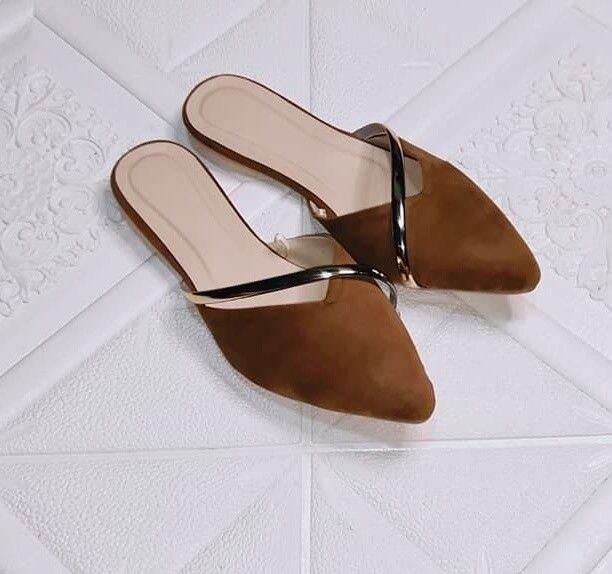 High qualiity Women Flat Mules Pointed Toe Korean mules for wome on sale Trendy mules for ladies