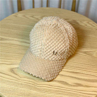 [COD]2022 ปีใหม่หมวกผู้หญิงฤดูหนาวกำมะหยี่หนาและอบอุ่นแฟชั่นเกาหลีหมวกเบสบอลแมตช์ชุดง่ายลำลอง Christmas Gift