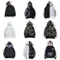 BAPE BAPE ขนแกะมีฮู้ดเสื้อโค้ตคาร์ดิแกนจุดดาวแนวฮิปฮอปแนวสตรีทปลาฉลามคลาสสิกสไตล์ญี่ปุ่นสำหรับผู้ชายและผู้หญิง