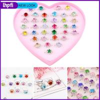 LHPFI 36Pcs เพชรน้ำเพชร ของเล่นแหวนเด็ก แบบสุ่มสไตล์ ปรับขนาดได้ แหวนเพชรน้ำ คุณภาพสูงมาก เครื่องประดับแฟชั่นเครื่องประดับ แหวนปรับได้ ของขวัญวันเกิดของขวัญ