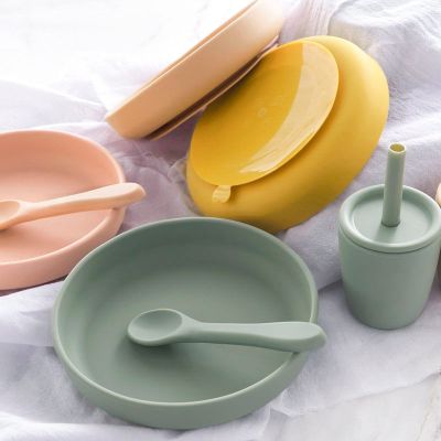 100%Food Safe Approve Silicone Childrens Tableware Fashionable Round Food Plates Waterproof Training Bowl Baby Accessories