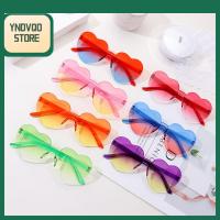 YNDVQO STORE ทันสมัยและทันสมัย เลนส์ไล่ระดับสี สีลูกอมสี แว่นตารูปหัวใจ แว่นกันแดดสำหรับงานเลี้ยง ที่บังแดด แว่นตากันแดดรูปหัวใจ