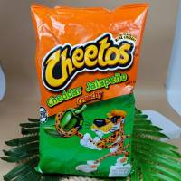 Cheetos Crunchy Cheddar Jalapeno 226 g. ชีโตส ผสมพริกจาลาปิโน