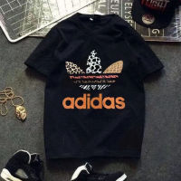 เสื้อยืดแฟชั่นแบบใหม่สำหรับฤดูร้อนรองเท้าAdidasˉNEWเสื้อยืดแขนสั้นพิมพ์ลายคุณภาพสูงเสื้อคอตตอนแท้สำหรับทั้งหญิงและชาย