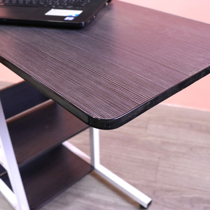 โต๊ะคอมข้างเตียงแบบมีชั้นวาง-โต๊ะคอมพิวเตอร์-ปรับระดับได้-มีล้อ-60x40-cm-เลื่อนทำงานบนที่นอนได้สะดวก-อ่านให้ละเอียดก่อนสั่ง