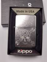 ZIPPO 29693  สีเงิน ผิวโครเมี่ยม  ลายแบบเลเซอร์  รูปหัวกะโหลก   ของใหม่ไม่ผ่านการใช้งาน  มาพร้อมกล่อง  รับประกันของแท้