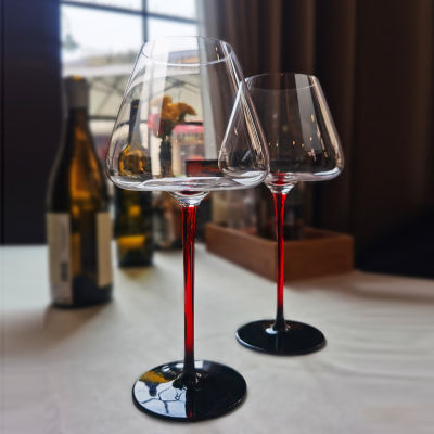 แก้วไวน์แดงมีก้านสีแดงและก้นสีดำไทสีดำความหรูหราแบบยุโรปถ้วยแก้วคริสตัลไวน์เบอร์กันดีแก้วคุณภาพสูง