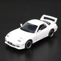 โมเดลรถ Mazda Savanna RX-7 FD35 1:32