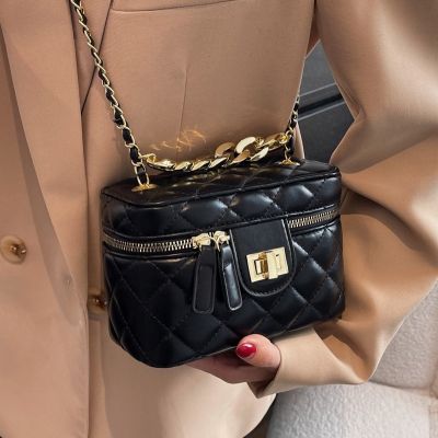 Female small bag is popular this year 2022 new fashion niche ling inclined shoulder bag portable chain bucket bag