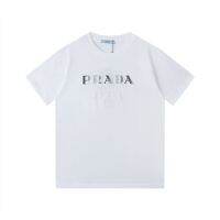 Prada เสื้อยืดใหม่ระดับไฮเอนด์ที่กำหนดเองกีฬาลำลองแขนสั้นสามมิตินูนโลโก้คู่เสื้อสวมหัวเสื้อยืดหลวม