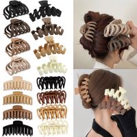 Korean Neutral Coffee Large Claw Clips for Thick Hair Accessories Women Headdress Ins Fashion Plastic Catch Crab Hairpins Gifts