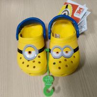 Crocs รองเท้าแตะ ลายมินเนี่ยน สําหรับเด็กผู้ชาย และเด็กผู้หญิง