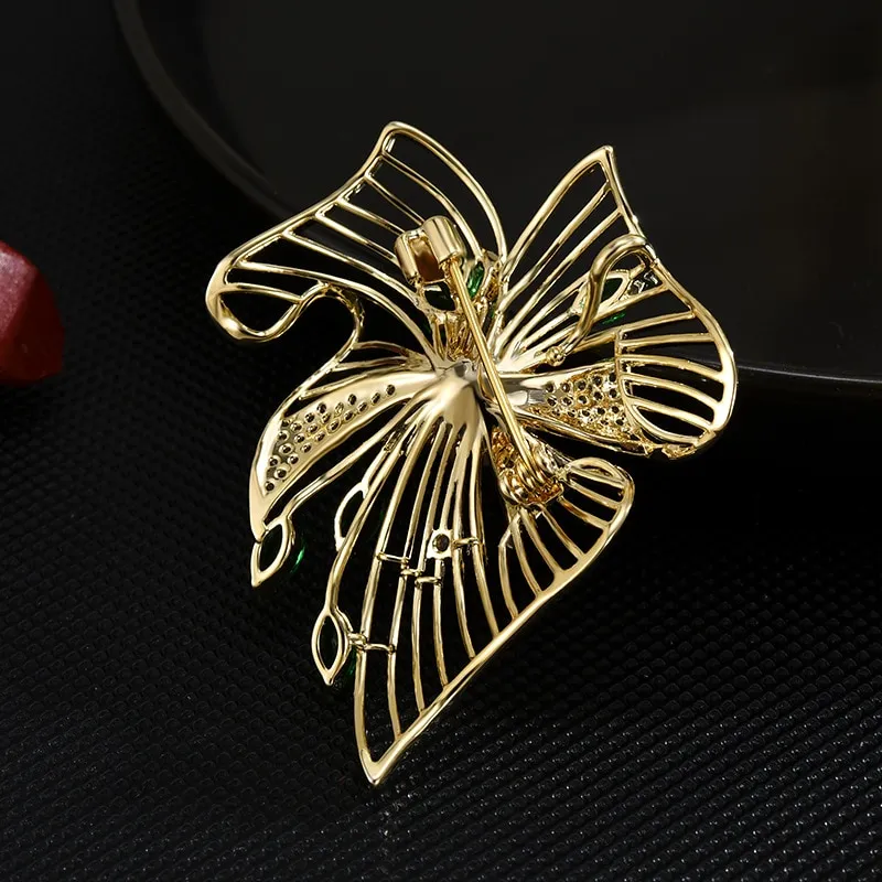 New Retro Hollow Leaf Pearl Brooches for Women Korea Elegant