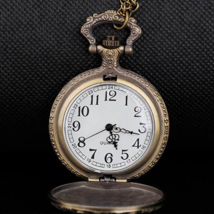 นาฬิกาควอตซ์แบบพกพาลายม้าสไตล์วินเทจจี้นาฬิกาวินเทจสีบรอนซ์สร้อยคอลูกปัดของขวัญแบบนักล่าครึ่งคน