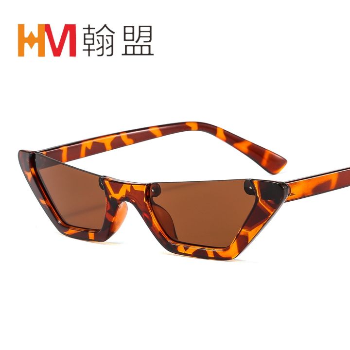 cod-21-the-new-personality-whimsy-half-frame-sunglasses-fashionistas-street-snap