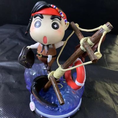 ตลาดของเล่นเด็ก14Cm Crayon Shin-Chan COS Pirates Of The Caribbean Depp ฟิล์มรอบรูปร่างรถตุ๊กตาเครื่องตกแต่งของตกแต่ง Kado Ulang Tahun อะนิเมะญี่ปุ่น