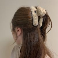 [COD] South Koreas Dongdaemun large hair clip autumn and winter new letter catch Internet celebrity back head plate shark