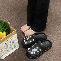 【July】 Thick-soled hole shoes women summer sweet cool y2k Baotou non-slip fashion outerwear all-match Korean version of seaside beach sandals for