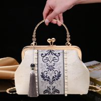 Hot selling Original improved new Chinese style cheongsam bag 2023 Hanfu accessories of embroidery elegant pearl