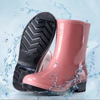 ♘kasut tiub pendek kasut kasut getah Kasut hujan baru wanita pendek tiub air kasut but Kasut air dewasa Rain boots Womens Flat mid-calf rain boots Womens fleece-lined cotton cover short fashion summer rubber boots womens non-slip rain bo