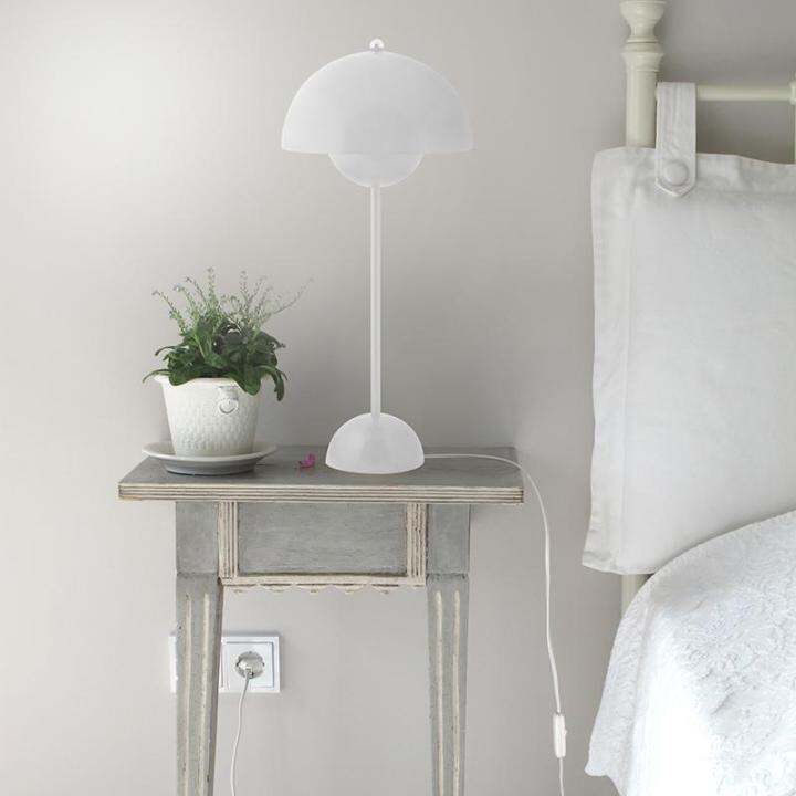 u-ro-decor-รุ่น-dahlia-โคมไฟ-ตั้งโต๊ะ-สีขาว