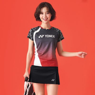 ☂Yonex เสื้อผ้ากีฬาแบดมินตันสำหรับผู้ชายและผู้หญิงแห้งเร็วเสื้อผ้าฝึกซ้อมฟิตเนส Yonex เสื้อผ้าพิมพ์ลายทีม Yy