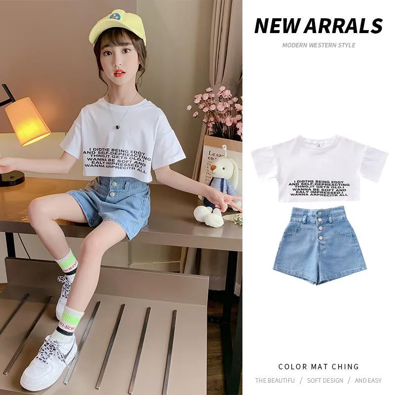 korean denim shorts outfit