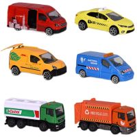 Majorette 1:64 MAN TGS VOLKSWAGEN Crafter TOYOTA COROLLA ALTIS RENAULT KANGOO TRAFIC Die Casting Alloy Car Model Ornament