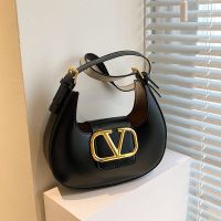 The new womens single-shoulder oblique bag Valentinoˉfashion simple super hot moon bag candy color handbag saddle bag