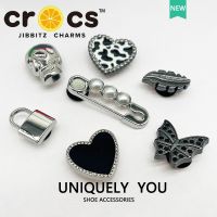 Jibbitz cross charms อุปกรณ์เสริมหัวเข็มขัดโลหะ สีดํา DIY 2023