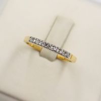 เครื่องประดับผู้หญิง แหวนเพชรแท้ ประดับ เพชรสวย VVS1ตัวเรือนเป็นทองคำ 90% 18K女士首饰 真钻戒指，饰以美钻VVS1。主体为90% 18K金。 钻石的大小