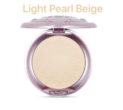 Etude Secret Beam Powder Pact #light pearl beige ประกายชิมเมอร์ในเนื้อแป้ง หน้าเนียนสว่างใสและมีประกาย  ควบคุมความมันมีกลิ่นหอม เหมาะสำหรับเติมระหว่างวัน