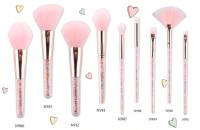 NEE CARA LOVE BRUSH (NCR-LB) : NEECARA นีคาร่า แปรงแต่งหน้า ด้ามหัวใจ x 1 ชิ้น abcmall