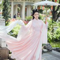 ชุด Hanfu สีขาวในช่วงฤดูร้อนสไตล์จีนดั้งเดิมชุดนางฟ้าแขนกว้างชุดใส่สบายการแสดงพื้นบ้านโบราณแบบตะวันออก