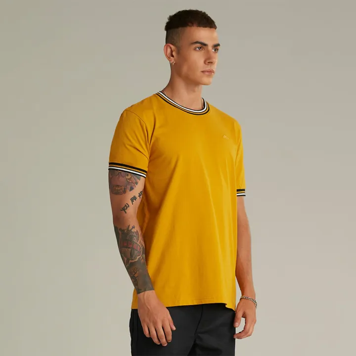 mc-jeans-เสื้อยืดแขนสั้นผู้ชาย-คอกลม-สีเหลืองมัสตาร์ด-mtsz948