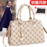 Middle-aged female bag new winter 2022 han edition of air big shoulder joker inclined ◙☽♞