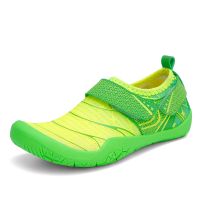 Kids Quick-Drying Aqua Shoes Boys Barefoot Beach Shoes Girls Lightweight Water Shoes Breathable Non-slip Sneakers Size 27-37