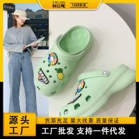 Hole hole shoes cool summer fashion ins female portable outdoor slippers thick bottom cool inside the bedroom slippers at home ◘